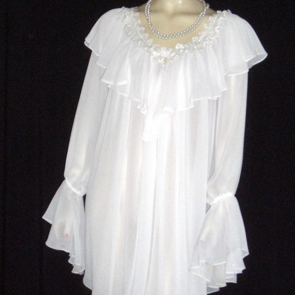 Meet your Posher, Joyce Dean - Picture 2 of 8